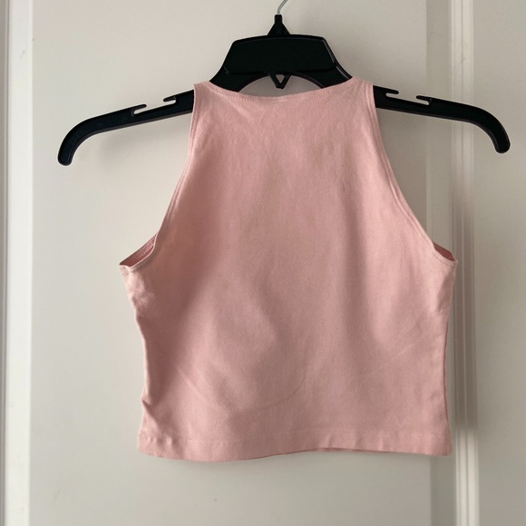 pink cropped tank top - Picture 3 of 3